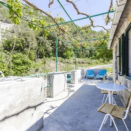 House Sv. Lovre Postira