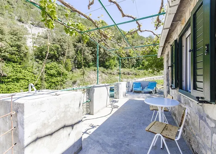 House Sv. Lovre بوستيرا